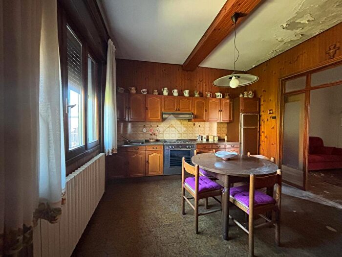 Casa bilocale in vendita in Via Roma, Solesino