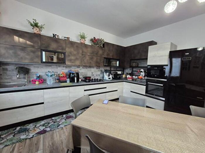 Casa con 6 locali in vendita in Via Achille Grandi, Bagnolo In Piano