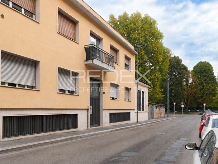 Appartamento trilocale in vendita in Via Pietro Crespi, Parco Trotter, Milano