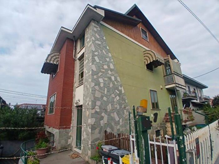 Appartamento con 6 locali in vendita in Via Antonio da Ros, Venaria Reale