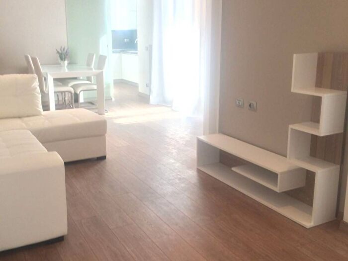 Appartamento trilocale in affitto in San Zeno, Verona