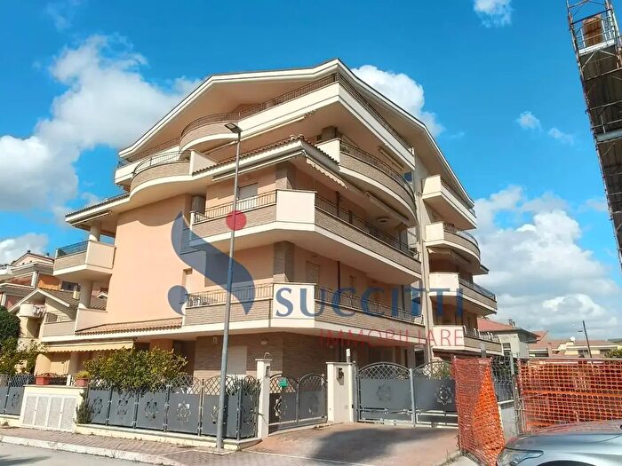 Appartamento quadrilocale in affitto in Via Corradino dAscanio, Tortoreto