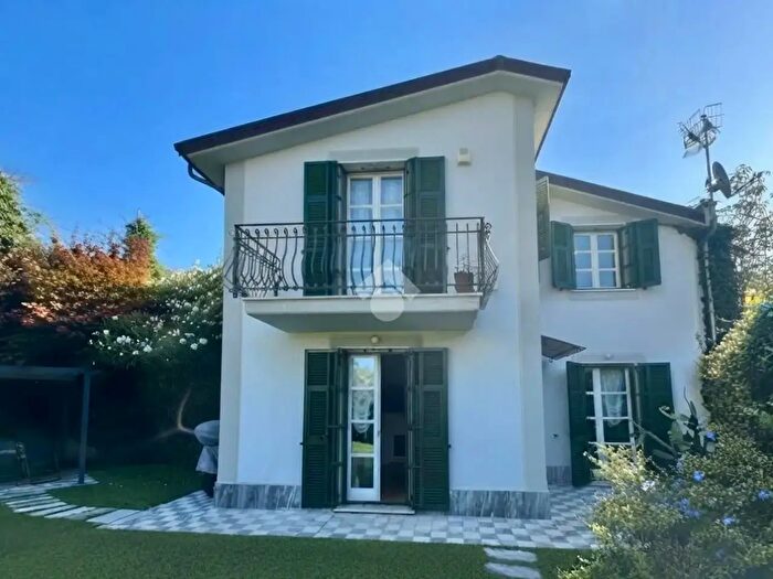 Casa quadrilocale in vendita in Via Bellagamba, Cogorno