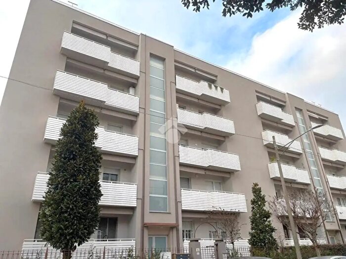 Appartamento trilocale in vendita in Via Orlando Zanchini, Forli