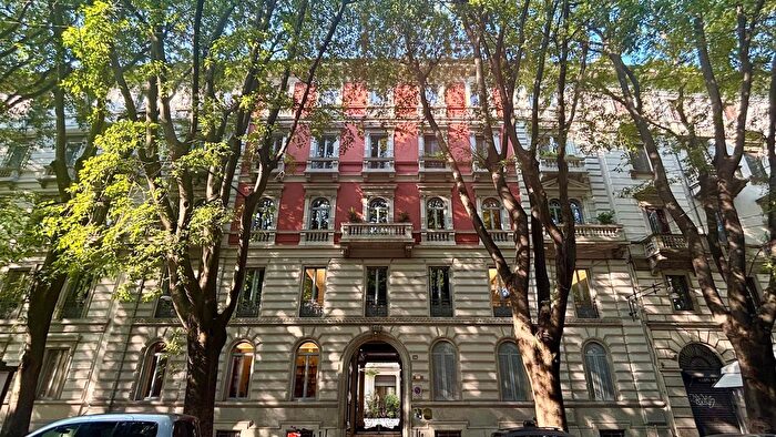 Appartamento con 5 locali in vendita in Foro Buonaparte, Milano