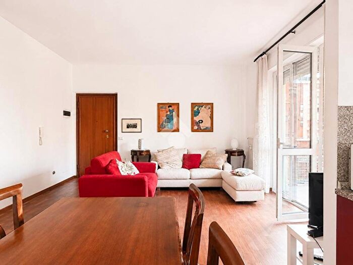 Appartamento trilocale in affitto in Via Bernardino Verro, Vigentino Fatima, Milano