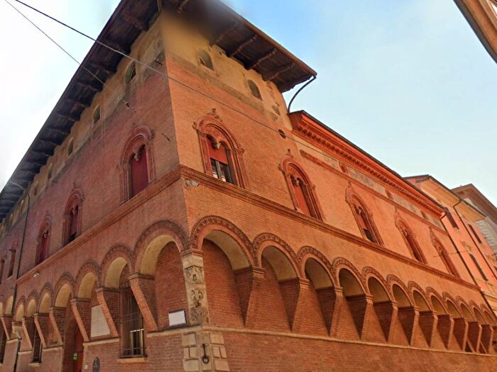 Appartamento quadrilocale in affitto in Piazza de Calderini, Castiglione Tribunale, Bologna