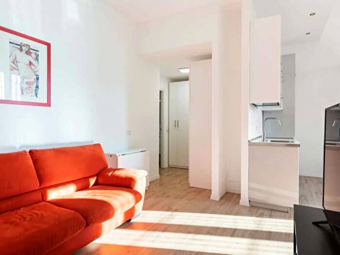 Appartamento trilocale in affitto in Corso Lodi, Lodi Brenta, Milano
