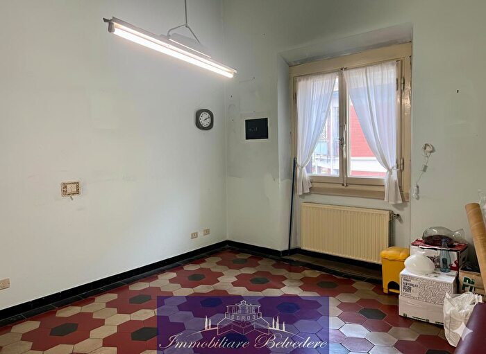 Appartamento con 5 locali in vendita in Piazza di San Jacopino, Firenze