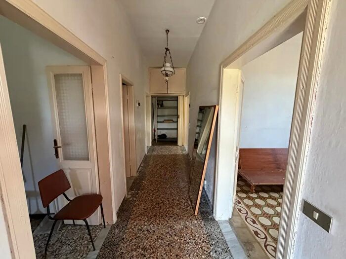 Casa con 5 locali in vendita in Via dei Pini, Luni