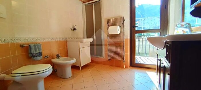 Appartamento con 6 locali in vendita in Pizzo