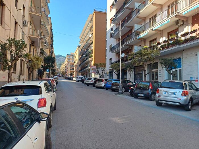 Appartamento con 6 locali in affitto in Via Paolo De Granita, Carmine, Salerno
