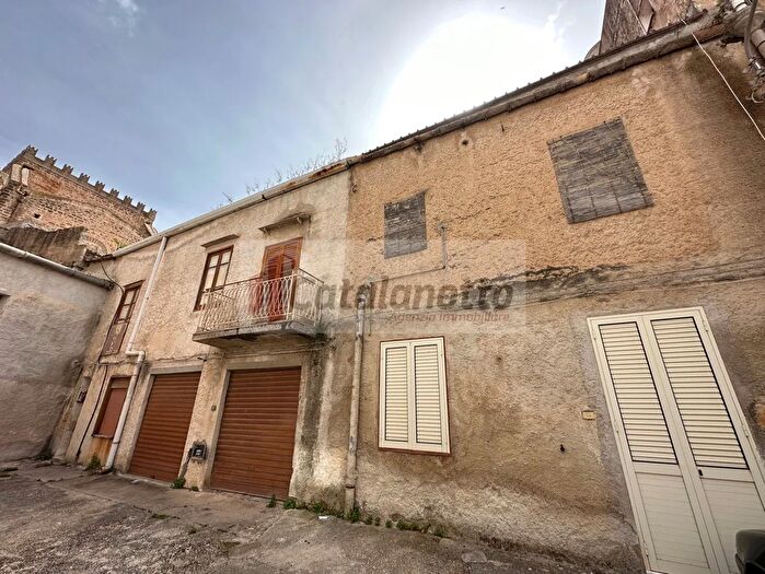 Casa in vendita in Piazza Giacomo Matteotti Borgo S Francesco di Paola Castelvetrano Trapani Sicilia Italia, Castelvetrano