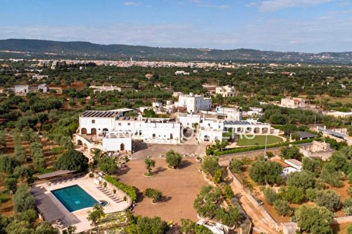 Casa con 6 locali in vendita in Fasano