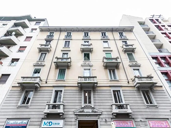 Appartamento quadrilocale in vendita in Viale Monza, Milano