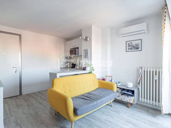 Appartamento monolocale in affitto in Via Melzo, Porta Venezia, Milano