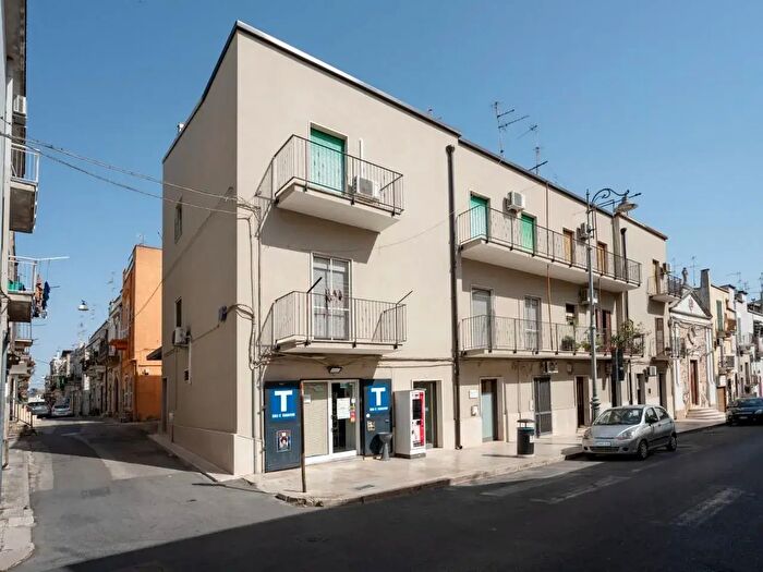 Appartamento con 5 locali in vendita in Via Roma, Santeramo In Colle