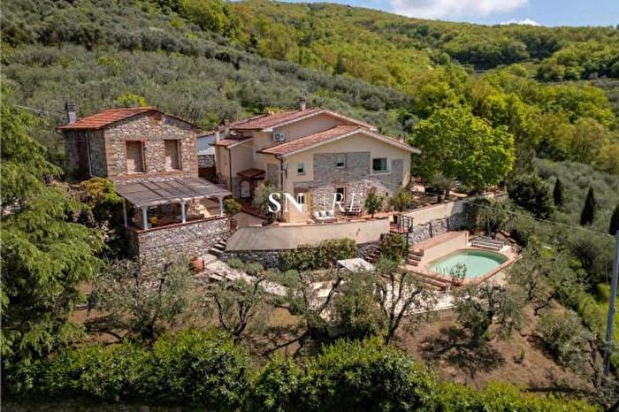 Casa con 6 locali in vendita in Via Roncovisi, Monsummano Terme