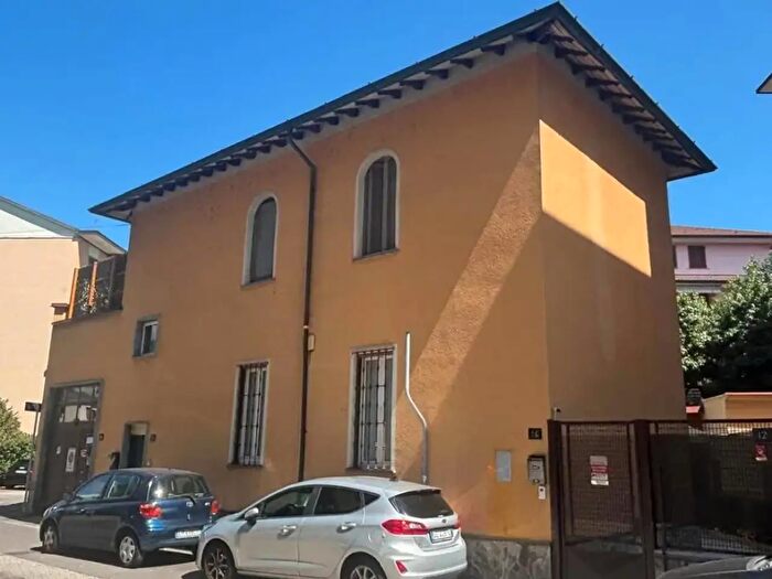 Casa trilocale in vendita in Via Toti, Abbiategrasso