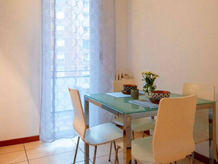 Appartamento bilocale in affitto in Via degli Zuccaro, Giambellino, Milano