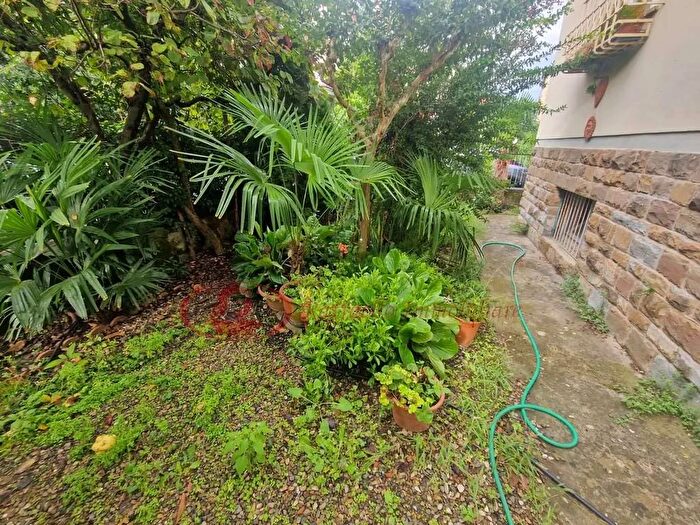 Appartamento con 5 locali in vendita in Via Acuto, Firenze