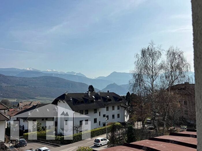 Appartamento trilocale in affitto in Via Lavardi a Caldaro BZ Italia, Centro, Caldaro sulla Strada del Vino