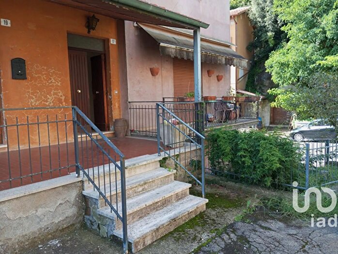 Casa con 11 locali in vendita in Via Valtieri, Acquapendente
