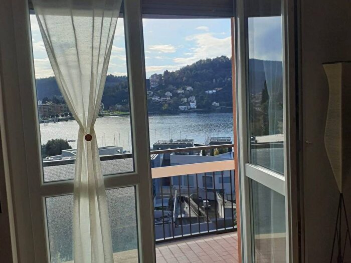 Appartamento trilocale in affitto in Laveno, LavenoMombello