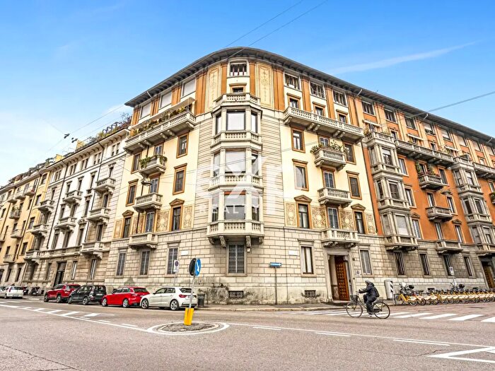 Appartamento trilocale in affitto in Via Emilio Visconti Venosta, Milano