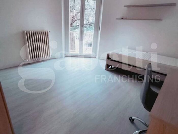 Appartamento trilocale in affitto in via foscolo, Centro, Macerata