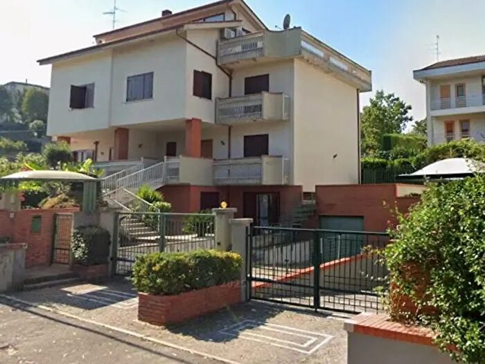 Casa con 8 locali in vendita in Via dellEsperanto, Benevento