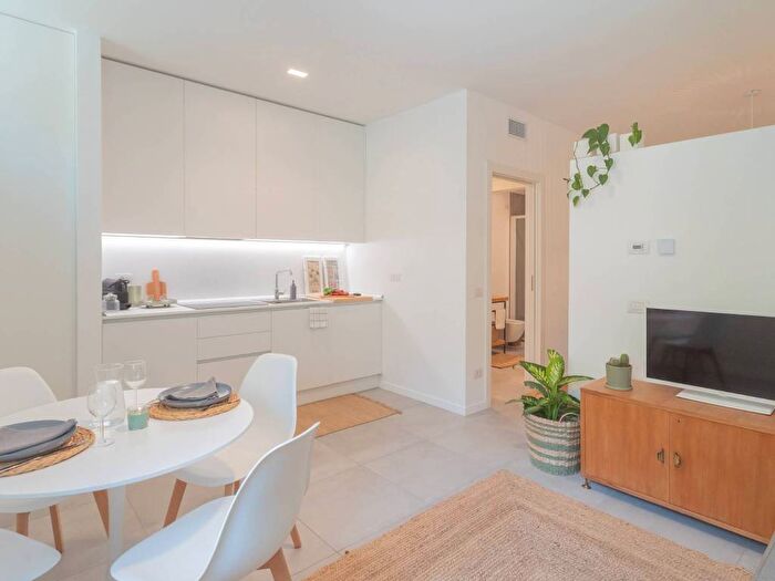 Appartamento bilocale in affitto in Via Aristide Bari, Borghi, Como