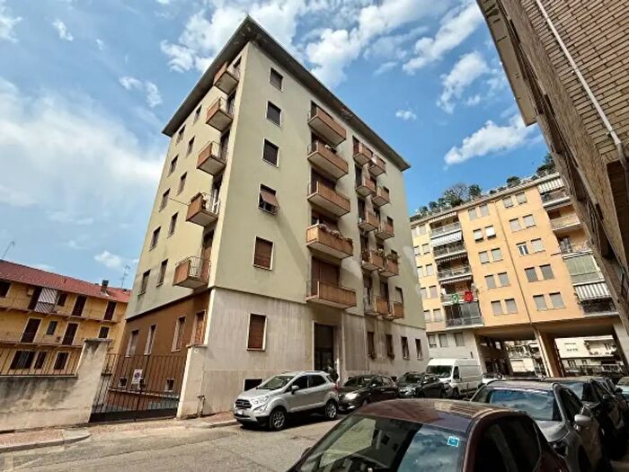 Appartamento con 5 locali in vendita in Via Ignazio De Genova di Pettinengo, Biella