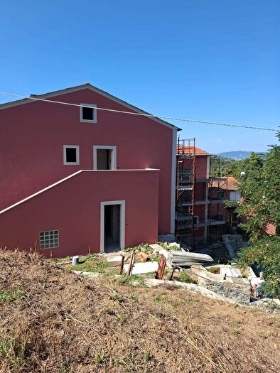 Casa con 5 locali in vendita in Via Belvedere, Sarzana