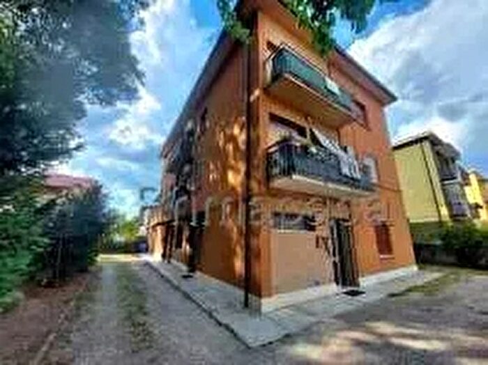 Appartamento trilocale in vendita in Viale Manzoni, Carpi