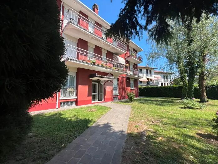 Appartamento trilocale in vendita in Via Toselli, Malnate