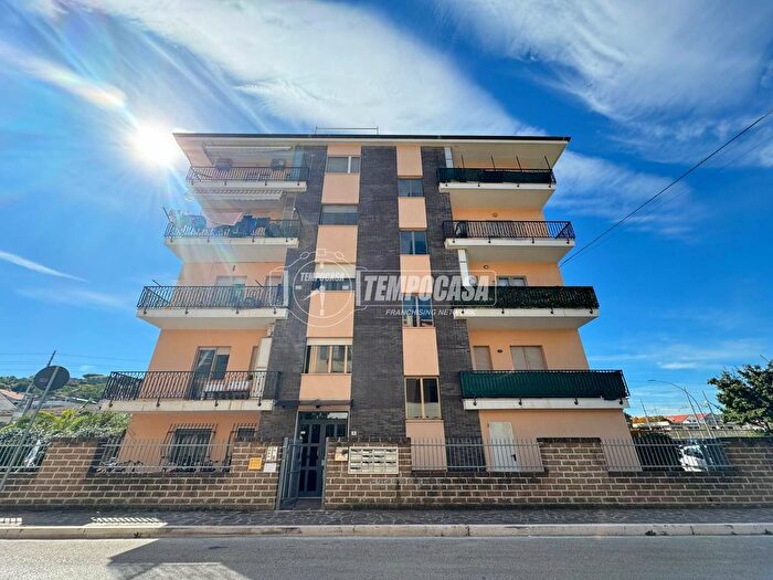 Appartamento trilocale in vendita in Via Istria, Francavilla Al Mare