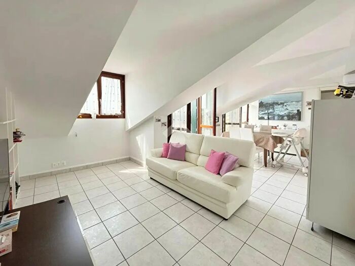 Appartamento bilocale in vendita in Via Michelangelo Buonarroti, Villasanta