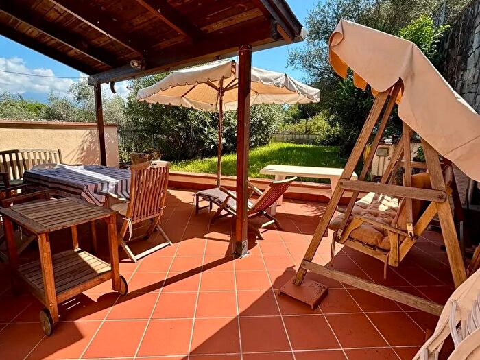 Casa con 5 locali in vendita in Ameglia