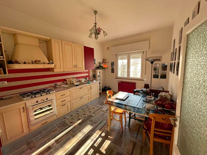 Casa con 5 locali in vendita in Marmirolo