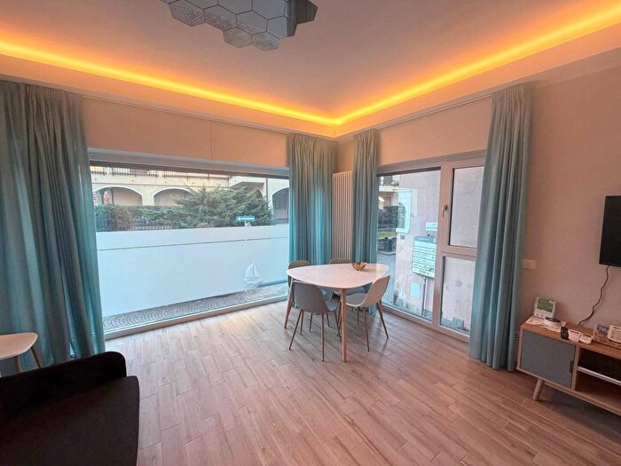 Appartamento monolocale in affitto in Via Edmondo De Amicis, Centro, Stresa