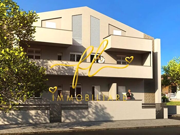 Appartamento trilocale in vendita in Cecina