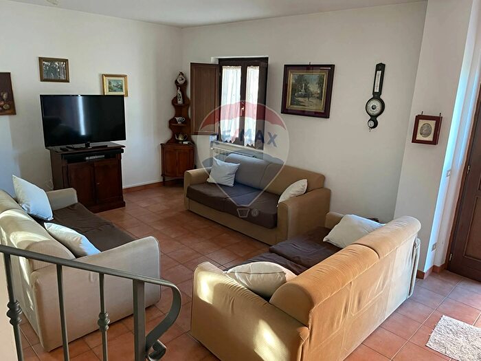 Casa con 7 locali in vendita in Via Neri, Rocchetta A Volturno