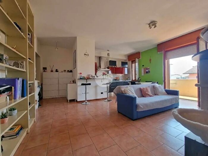 Appartamento trilocale in vendita in Via Tazio Nuvolari, Borgo Virgilio