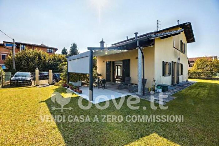 Casa trilocale in vendita in Via Giovanni Pascoli b, Casciago