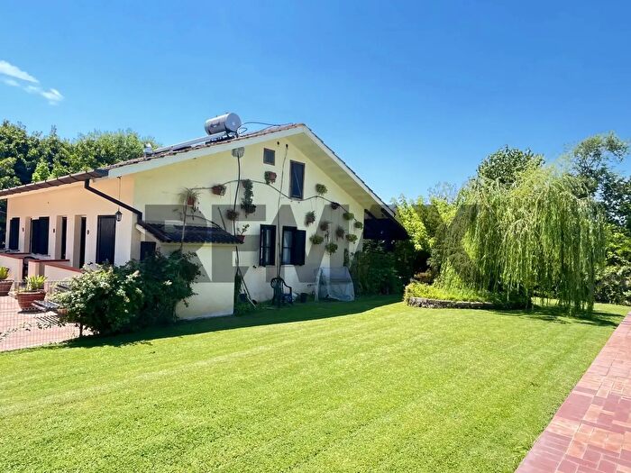 Casa con 12 locali in vendita in Strada Migliara Podere, Pontinia