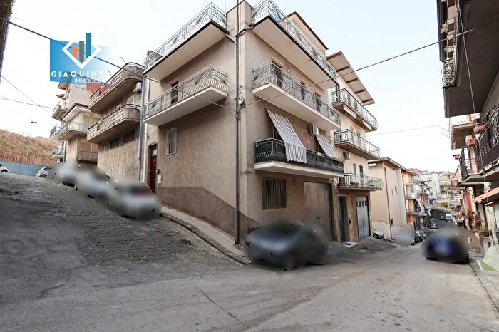 Casa con 5 locali in vendita in Via Taormina, Palagonia