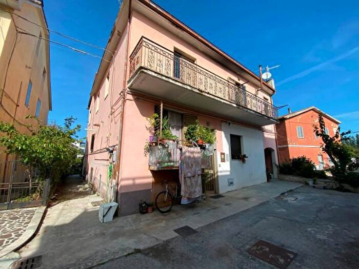 Appartamento con 5 locali in vendita in Via Gino di Biase, Bojano