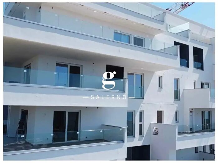 Appartamento trilocale in vendita in Viale Giuseppe Raffaele Pastore, Salerno