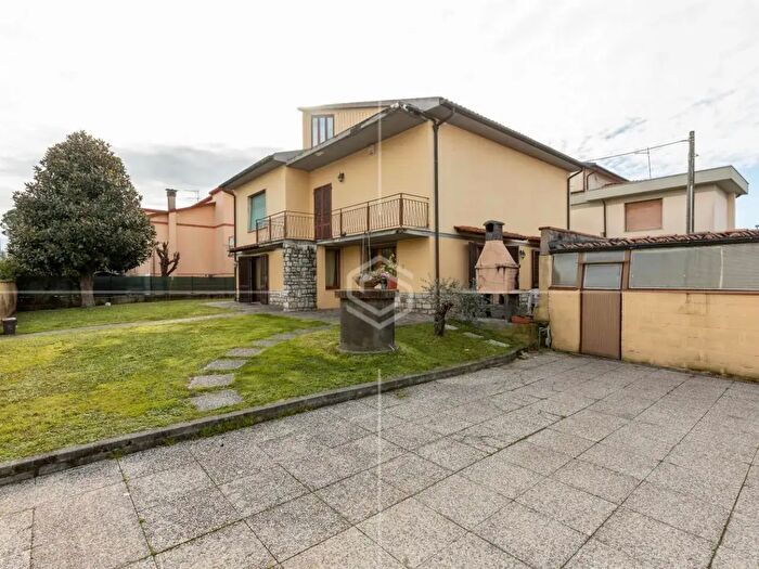 Casa con 6 locali in vendita in Pisa